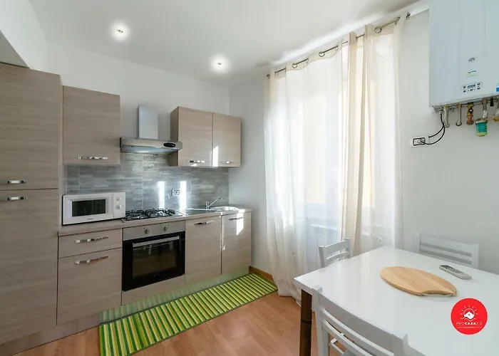 36 Holidays Apartment La Spezia